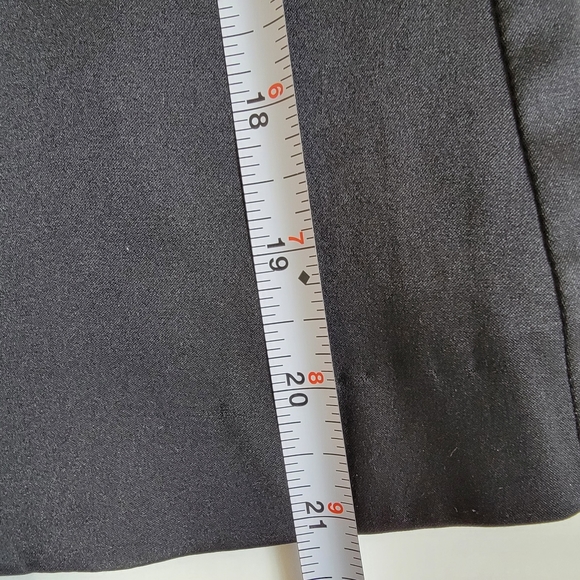 Nuna Lie Black Satin Short Blazer - Picture 12 of 13